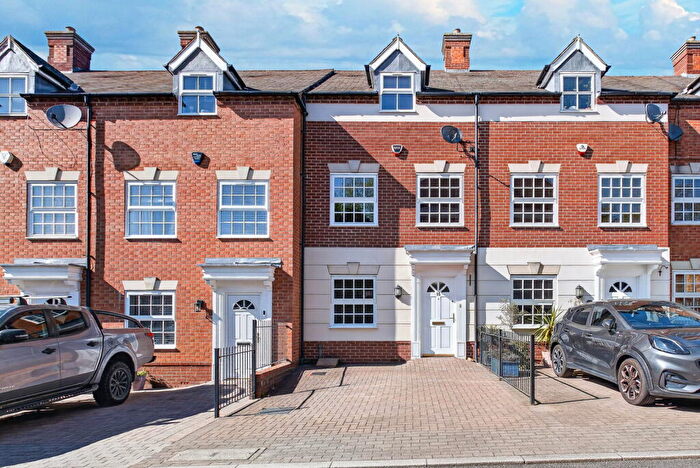 4 Bedroom Terraced House For Sale In Heritage Court, Kettering, NN16