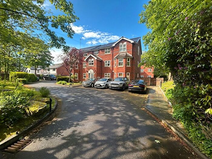 2 Bedroom Flat For Sale In Queenscroft, Eccles, M30