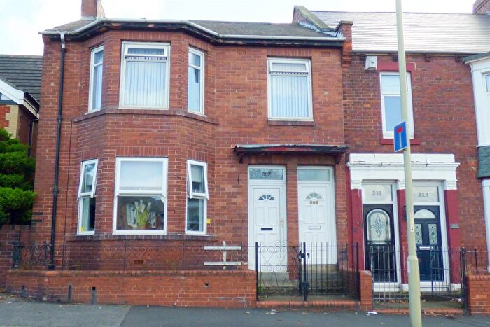 3 Bedroom Flat To Rent In Dean Road, South Shields, NE33