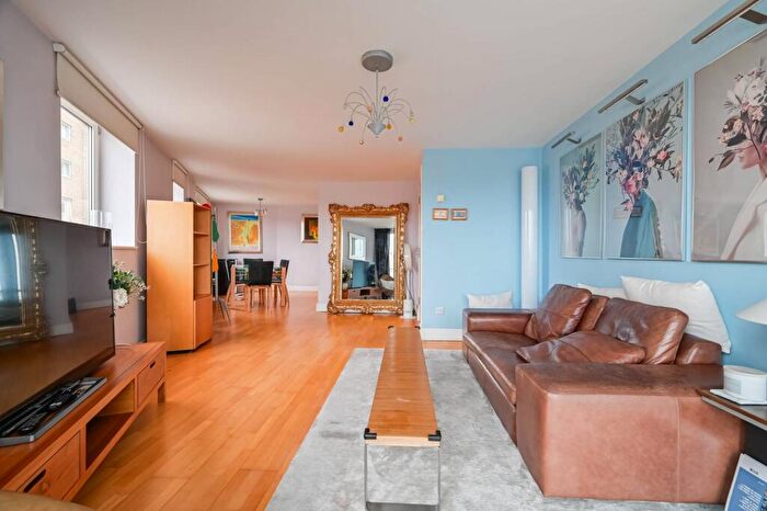 2 Bedroom Flat For Sale In Basin Approach, Limehouse, London, E14
