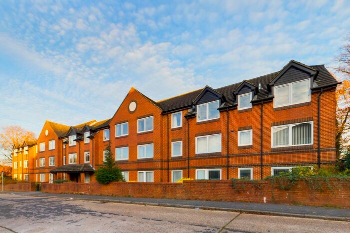 2 Bedroom Flat To Rent In Southgate, Crawley, RH11