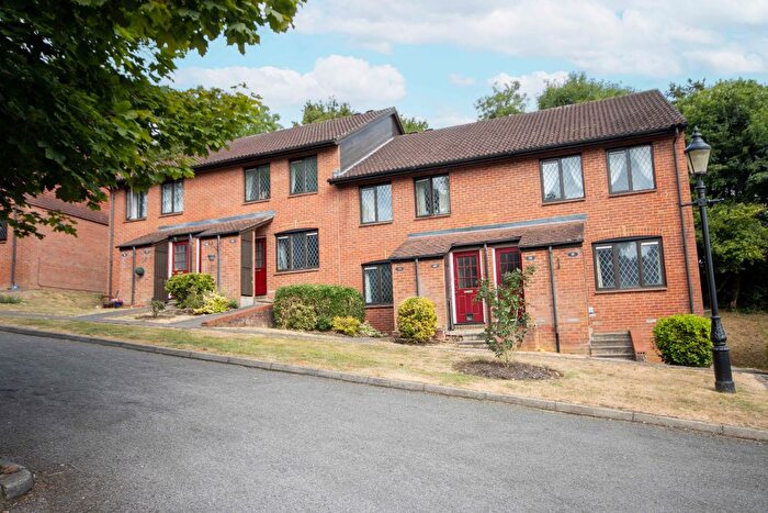 1 Bedroom Maisonette For Sale In Windermere Close, Chorleywood, WD3
