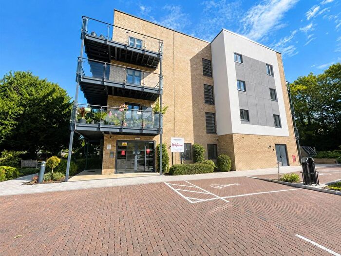 2 Bedroom Flat For Sale In Fairfield Road, Broadstairs, CT10