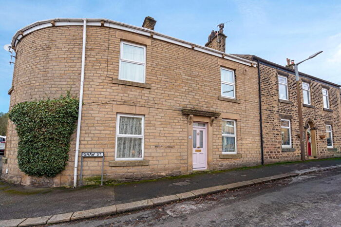 4 Bedroom Terraced House For Sale In Shaw Street, Glossop, SK13