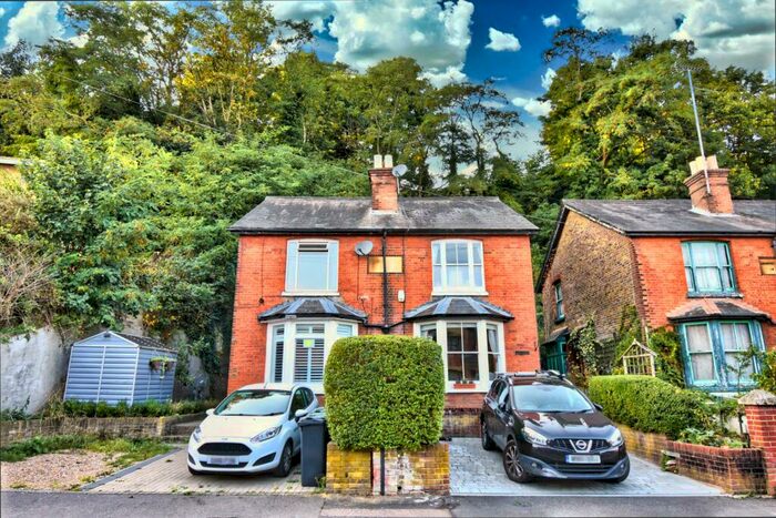 1 Bedroom Apartment To Rent In Garlands Road, Redhill, RH1