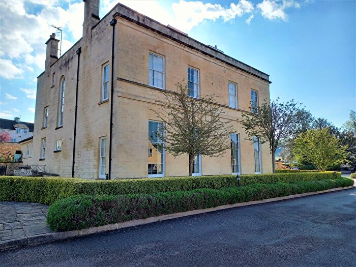 1 Bedroom Flat To Rent In Field House Gardens, GL5