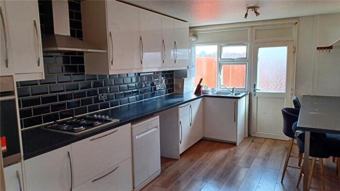 4 Bedroom Maisonette To Rent In Brunswick Road, Sutton, SM1