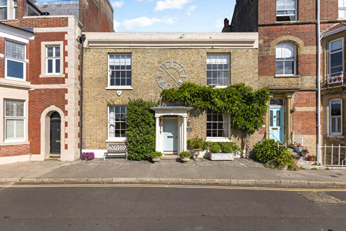 3 Bedroom Terraced House For Sale In Maltravers Street, Arundel, BN18