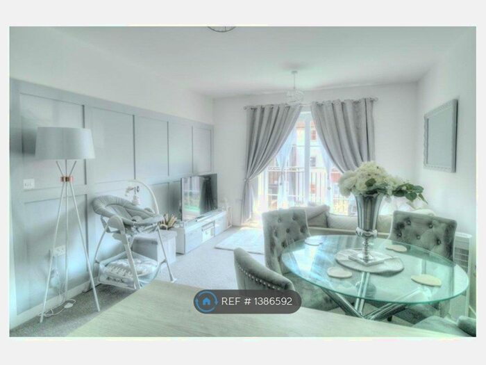 2 Bedroom Flat To Rent In Campion Square, Dunton Green, Sevenoaks, TN14