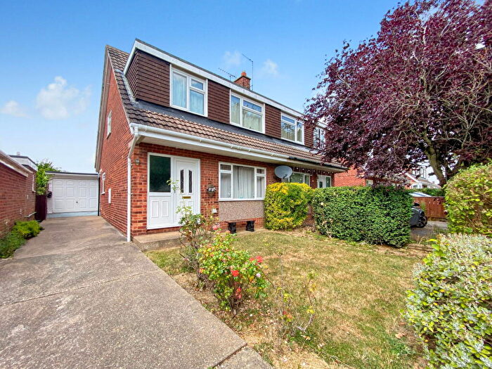 3 Bedroom Semi-Detached House For Sale In Lynden Avenue, Gonerby Hill Foot, Grantham, Lincolnshire, NG31