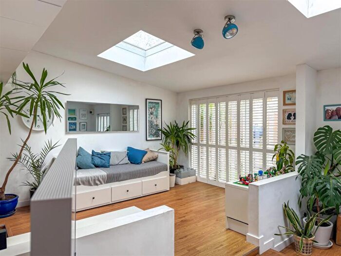 2 Bedroom Flat For Sale In High Street, Portishead, BS20