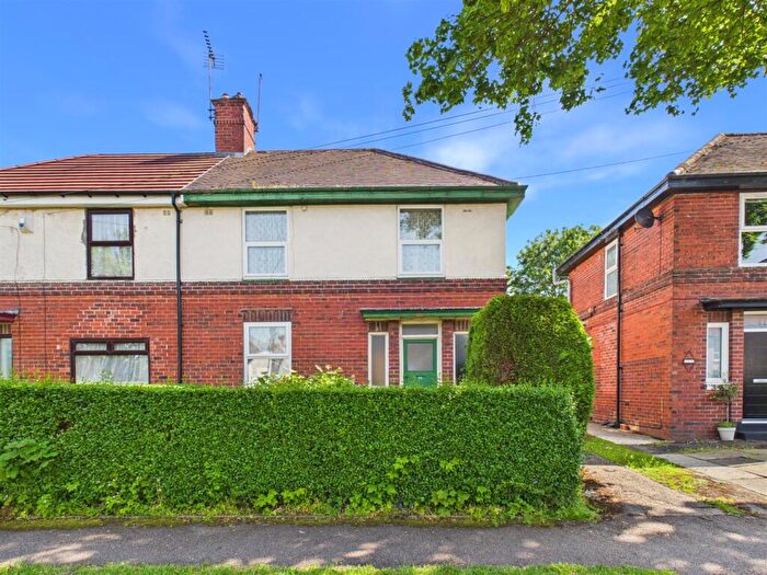 3 Bedroom Semi-Detached House For Sale In Meadow Head Avenue, Sheffield, S8