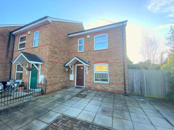 3 Bedroom End Of Terrace House To Rent In Rosedene Mews, Uxbridge, UB8