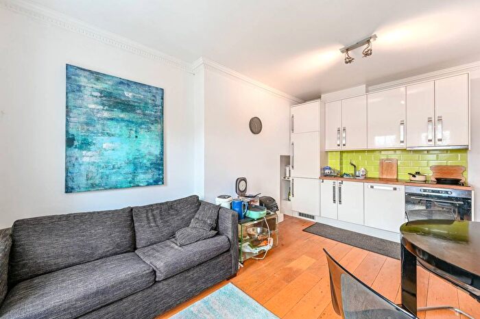 2 Bedroom Flat For Sale In Chalton Street, Euston, London, NW1
