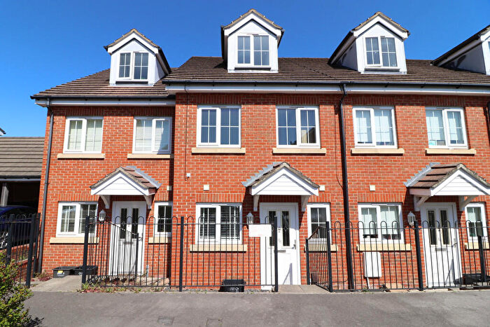 3 Bedroom Semi Detached House To Rent In Hindmarch Crescent, Southampton, SO30