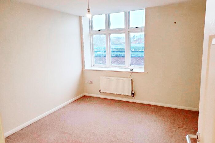 2 Bedroom Flat To Rent In Belle Vue, Leek, Staffordshire, ST13