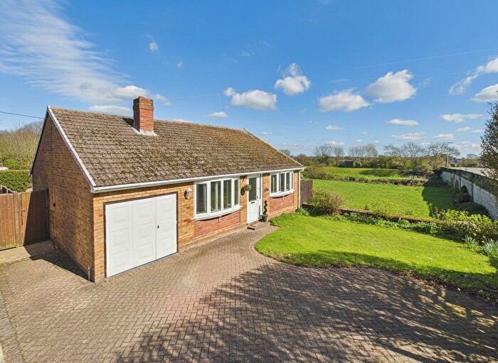 2 Bedroom Detached Bungalow For Sale In Lichfield Road, Hopwas, Tamworth, B78