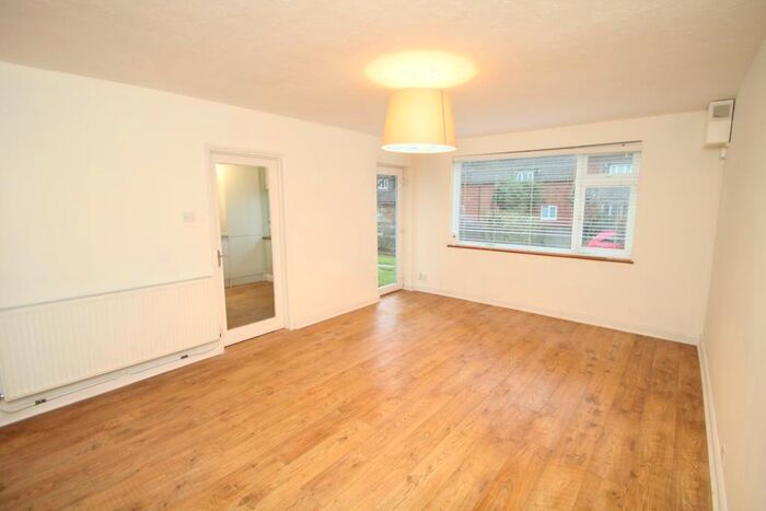 2 Bedroom Flat To Rent In Stevens Court, Beckenham, BR3