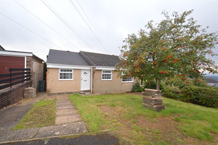 2 Bedroom Semi-Detached Bungalow To Rent In Lichfield Mount, Bradford, BD2