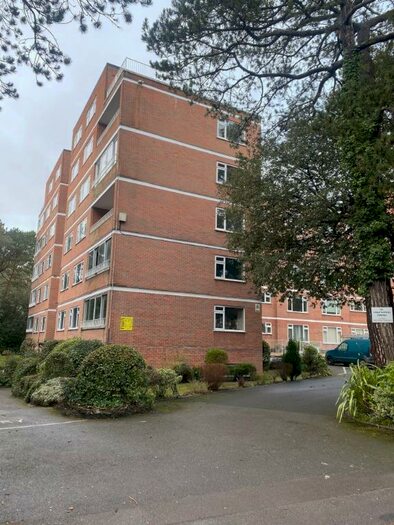 2 Bedroom Flat To Rent In Dean Park Road, Bournemouth, BH1