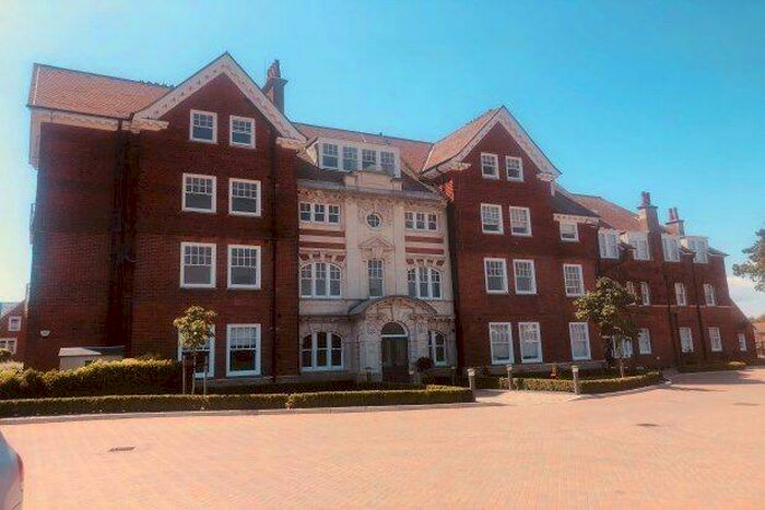 2 Bedroom Flat To Rent In Eversley Park, Folkestone, CT20