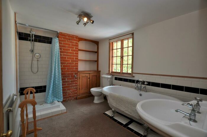 2 Bedroom Property To Rent In Alpha Place, Essex, CB11