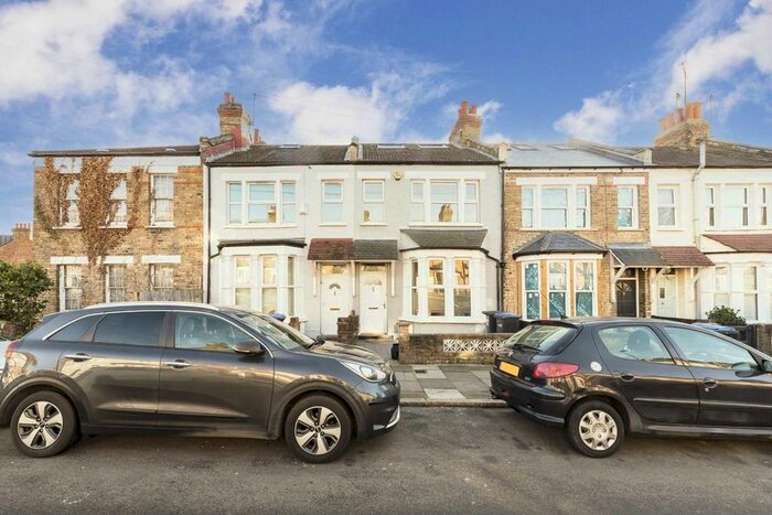 4 Bedroom Terraced House To Rent In Highworth Road, London, N11