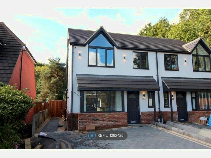 4 Bedroom Semi-Detached House To Rent In Ongar Road, Brentwood CM15