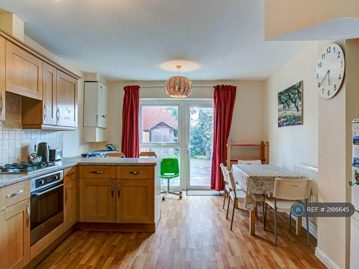 4 Bedroom Terraced House To Rent In Lauderdale Crescent, Manchester, M13