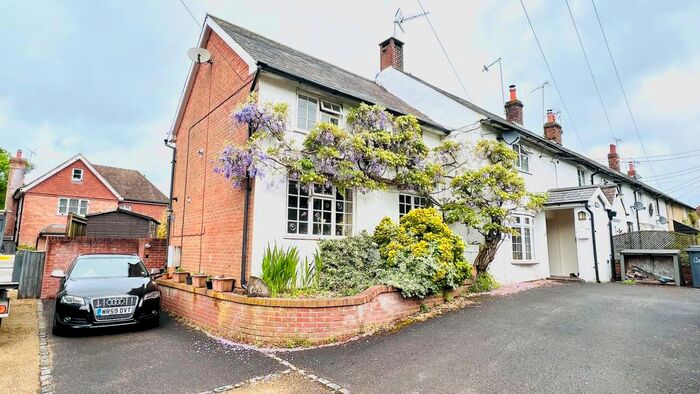 2 Bedroom Cottage For Sale In Petersfield Road, Greatham, Liss, GU33