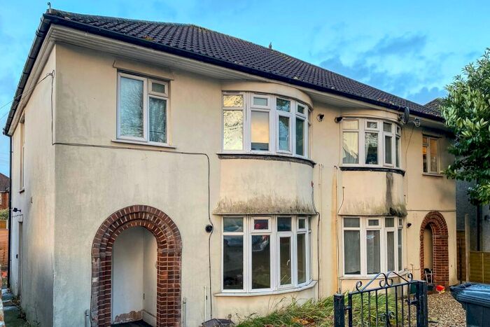 1 Bedroom Flat To Rent In Staple Hill House, - Staple Hill Road, Bristol, BS16