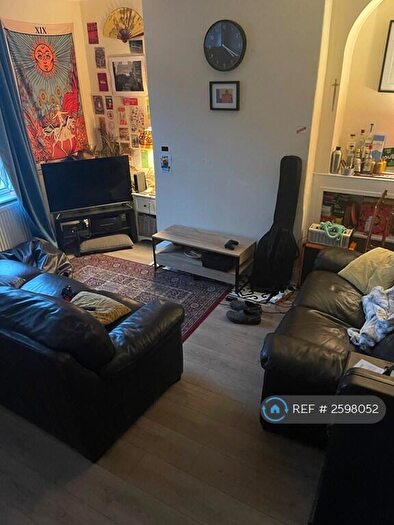 2 Bedroom End Of Terrace House To Rent In Harold Terrace, Leeds, LS6