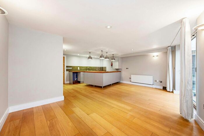 2 Bedroom Flat To Rent In Garrett House, London, SE1