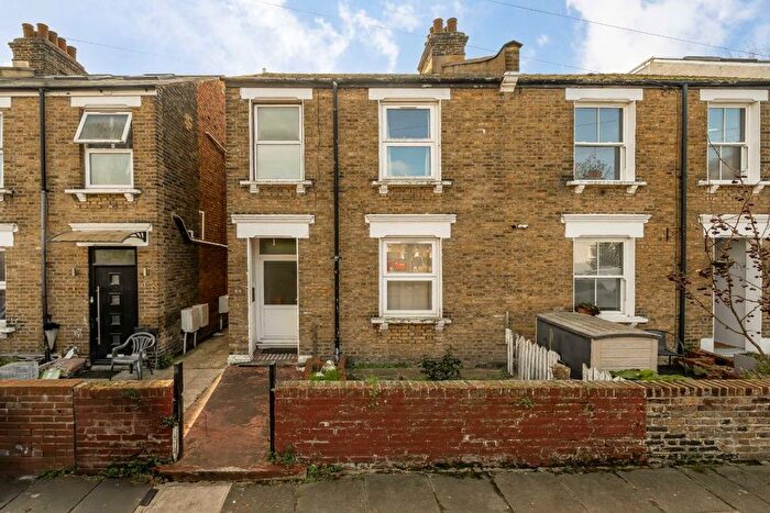 3 Bedroom Semi Detached House For Sale In Wells House Road, Acton, NW10