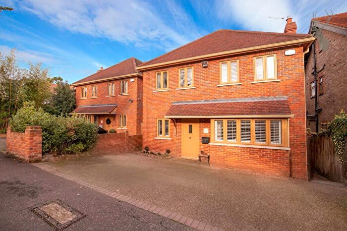 5 Bedroom Detached House To Rent In Blackacre Road, Theydon Bois, Epping, CM16
