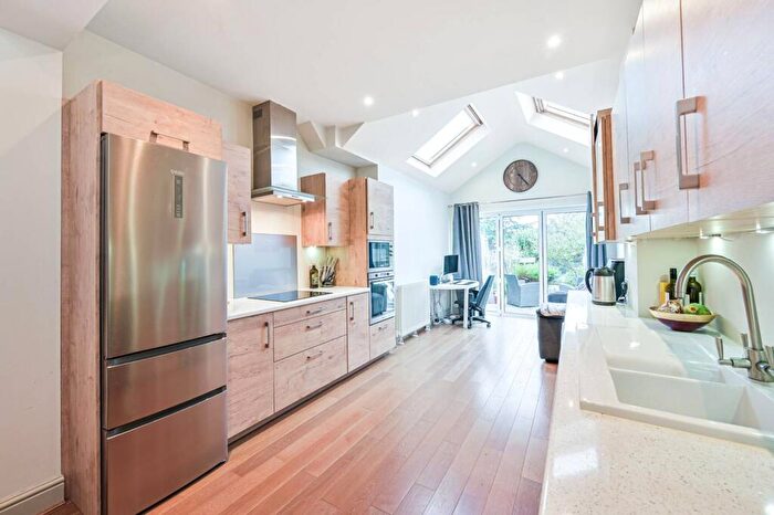 2 Bedroom Flat To Rent In Jackson Road, New Barnet, Barnet, EN4