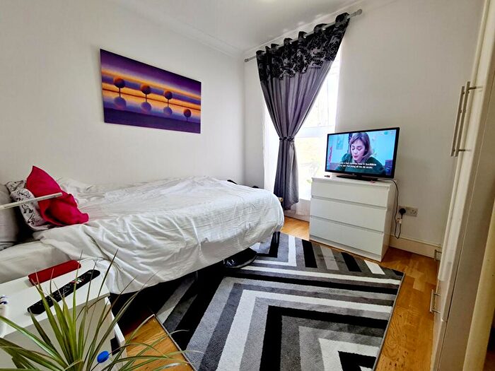 2 Bedroom Flat To Rent In Turnpike Lane, Turnpike Lane, N8