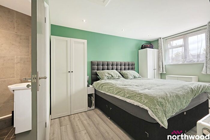 5 Bedroom End Terrace House For Sale In Paddock Drive, Springfield, Chelmsford, CM1