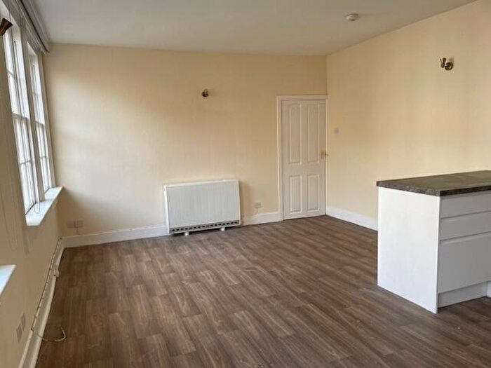 2 Bedroom Flat To Rent In Silver Street, Bradford-On-Avon, Wiltshire, BA15