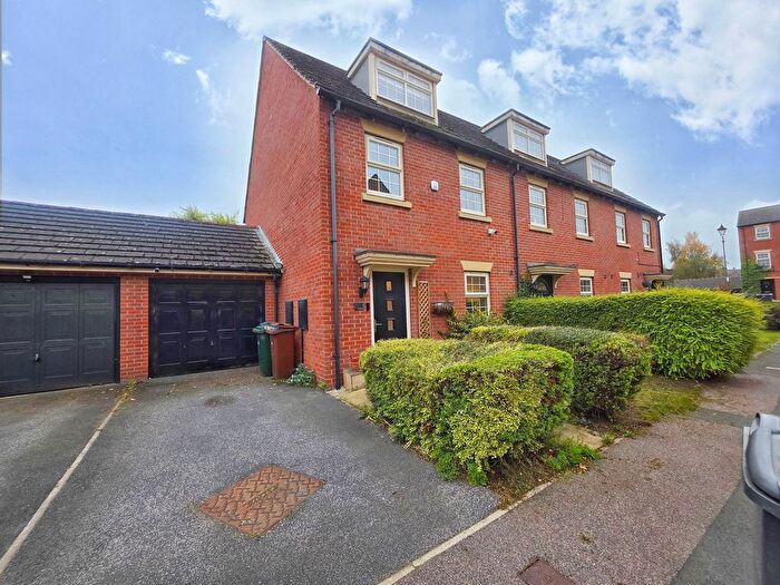 3 Bedroom Town House For Sale In Wheatcrofts, Barnsley, S70