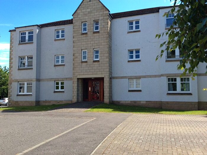 2 Bedroom Flat To Rent In Merchants Way, Inverkeithing, KY11