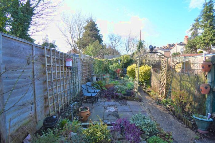 1 Bedroom Flat To Rent In West Street, Erith, DA8