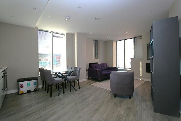 2 Bedroom Apartment To Rent In Burlington House Tariff Street, M1