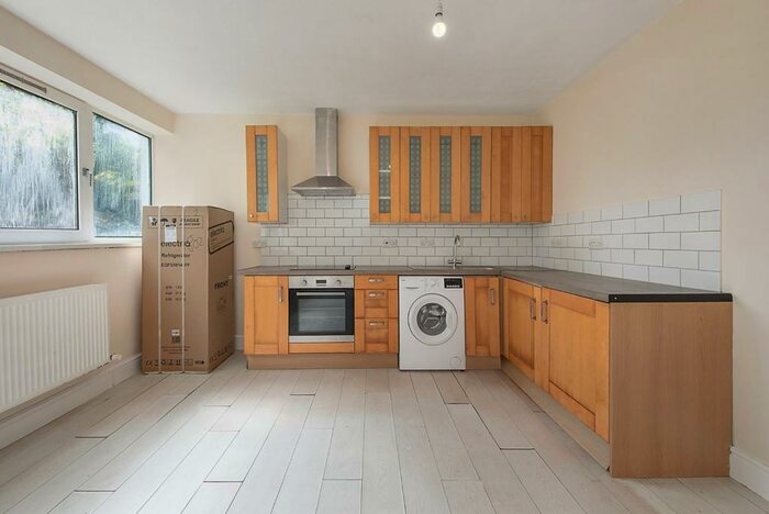 2 Bedroom Apartment To Rent In Stembridge Road, London, SE20