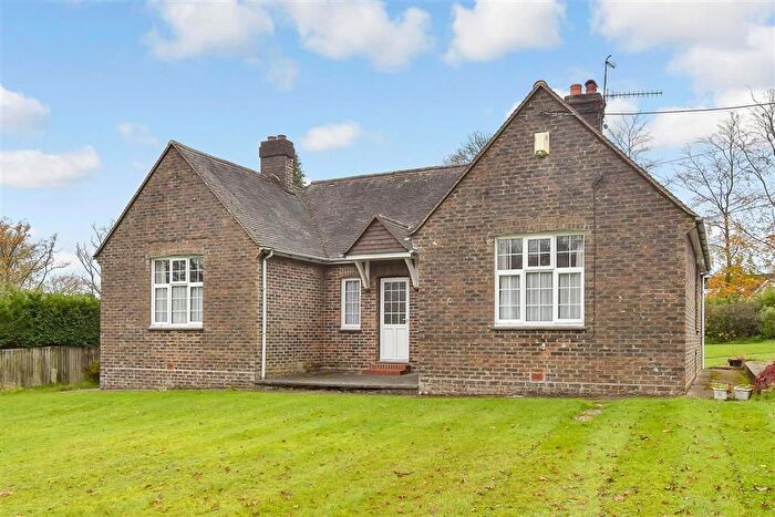2 Bedroom Detached Bungalow For Sale In Parrock Lane, Upper Hartfield, Hartfield, East Sussex, TN7
