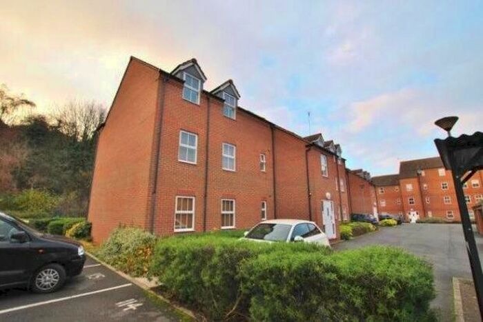 2 Bedroom Flat To Rent In Stokesay Walk, Nottingham, NG2
