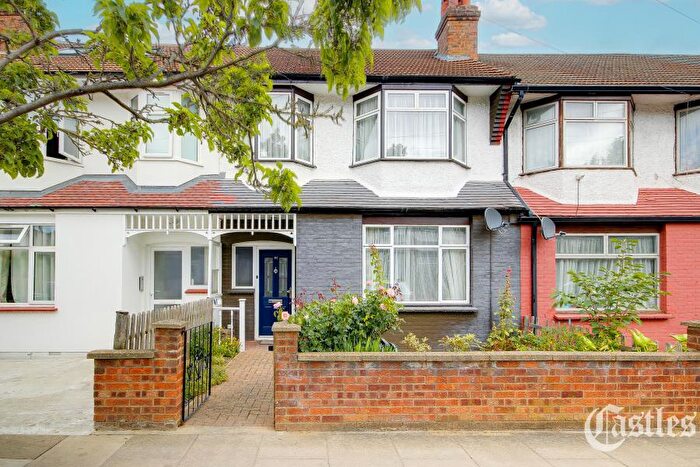 3 Bedroom Terraced House To Rent In Princes Avenue, Palmers Green, N13