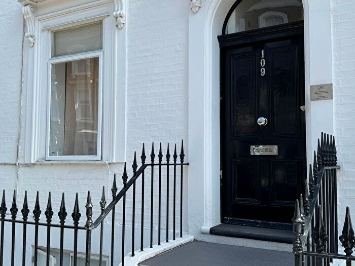 Studio To Rent In Ifield Road, London, SW10