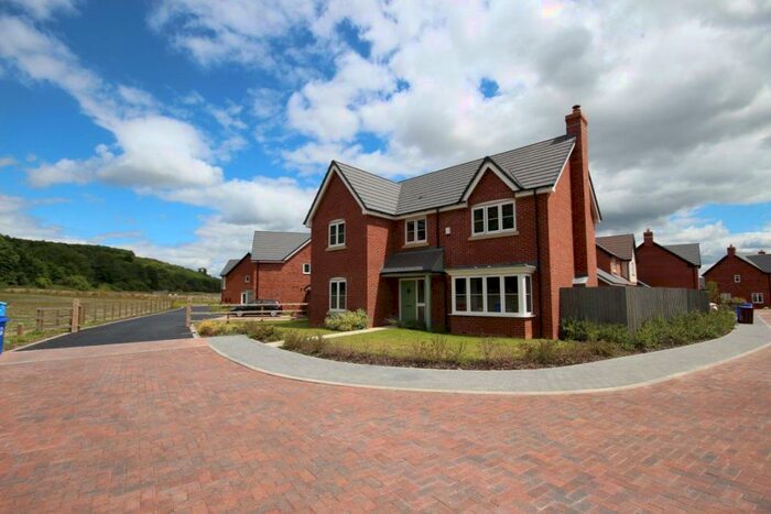 4 Bedroom Detached House To Rent In Sanderson Close, Burton Upon Trent, Staffordshire, DE13