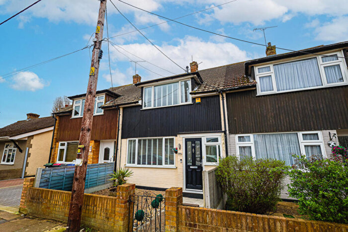 2 Bedroom Terraced House For Sale In South Crescent, Southend-on-Sea, SS2